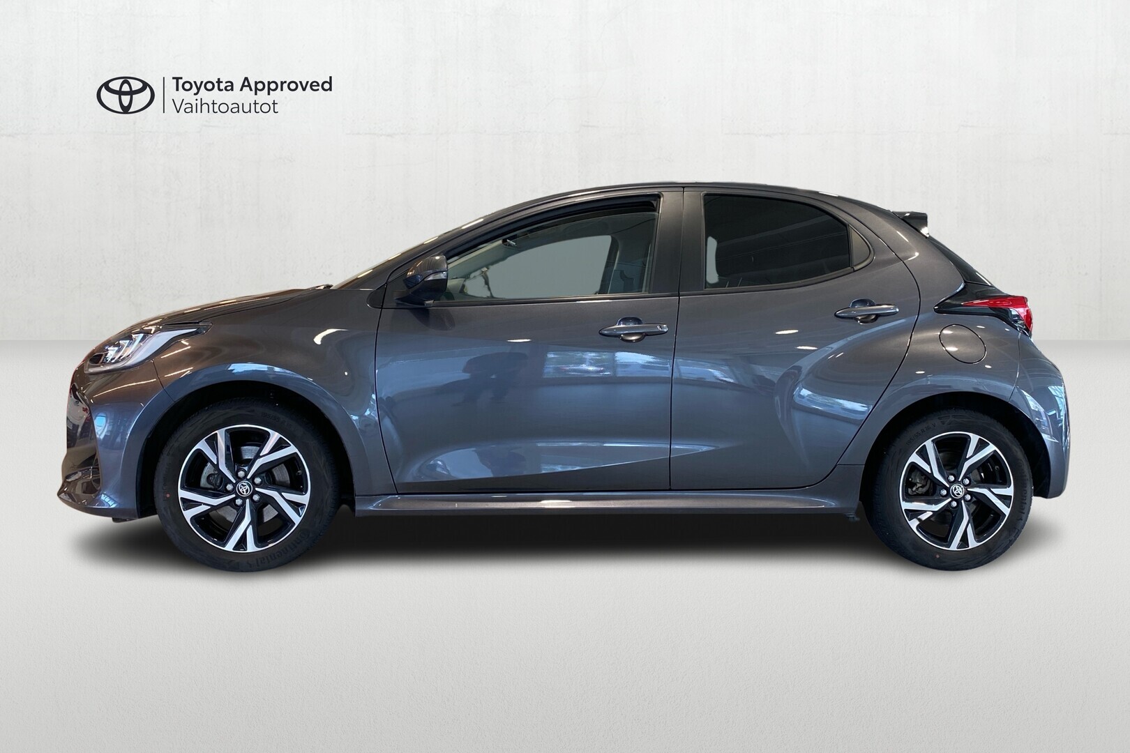 TOYOTA YARIS 2025