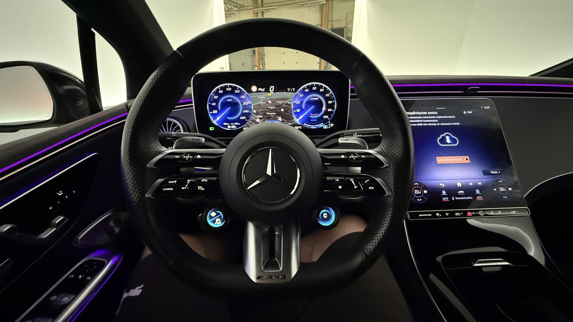 MERCEDES-BENZ EQE 2024