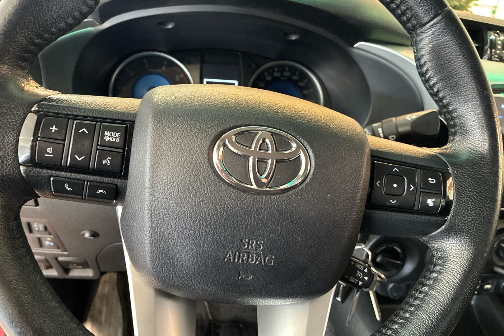 TOYOTA Hilux 2016