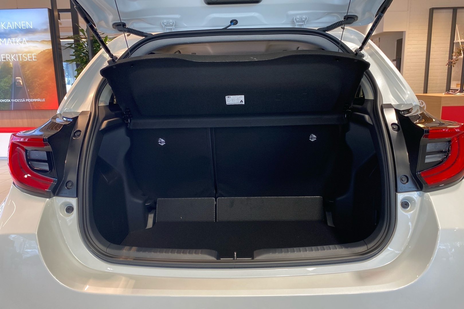 TOYOTA YARIS 2026