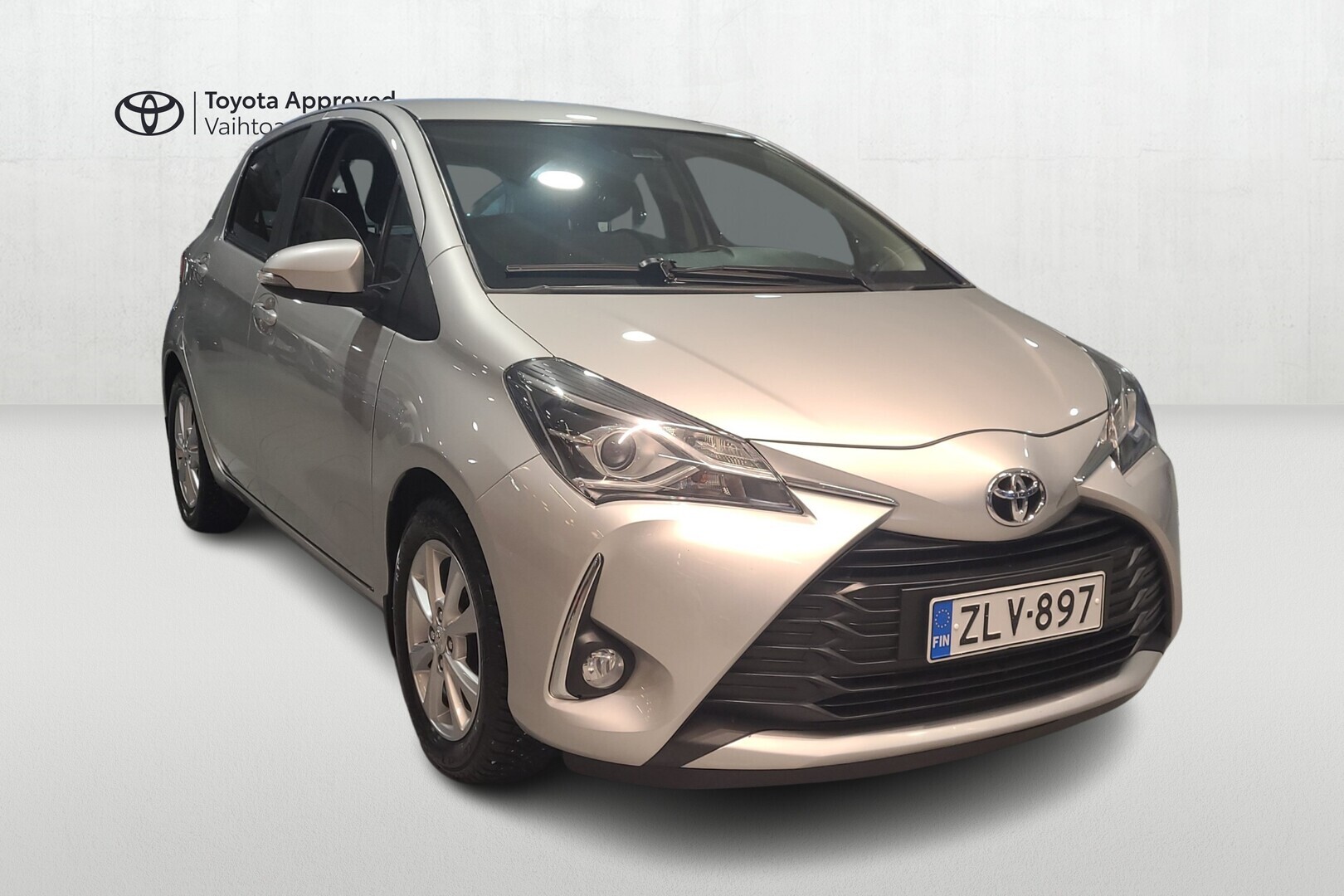 TOYOTA Yaris 2018