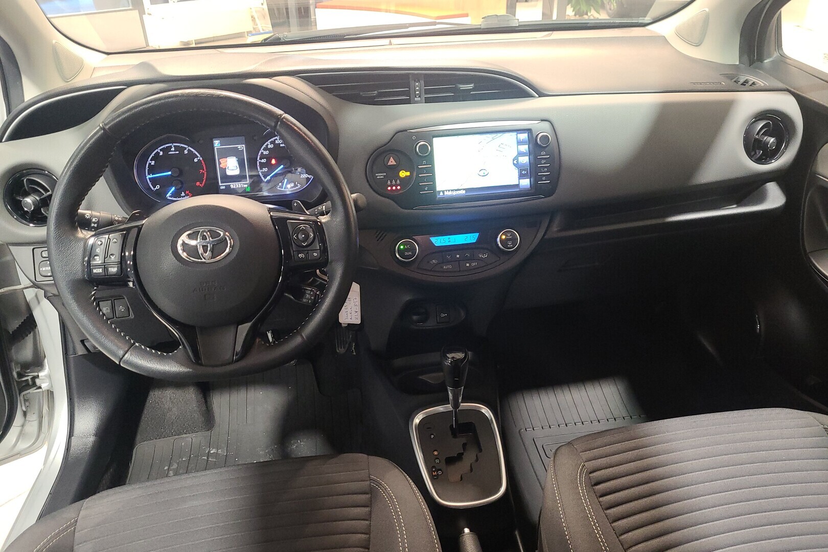 TOYOTA Yaris 2018