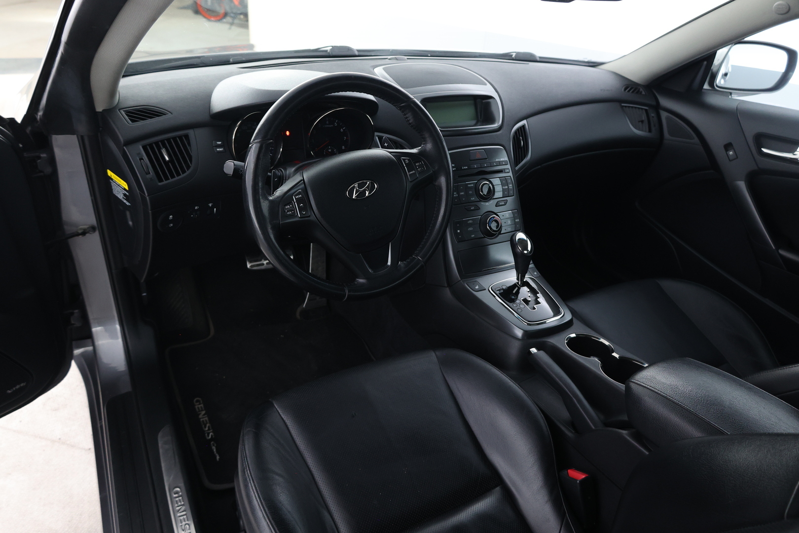 HYUNDAI Genesis Coupe 2011