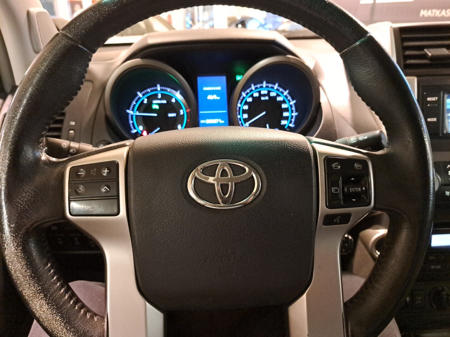 TOYOTA Land Cruiser 2010