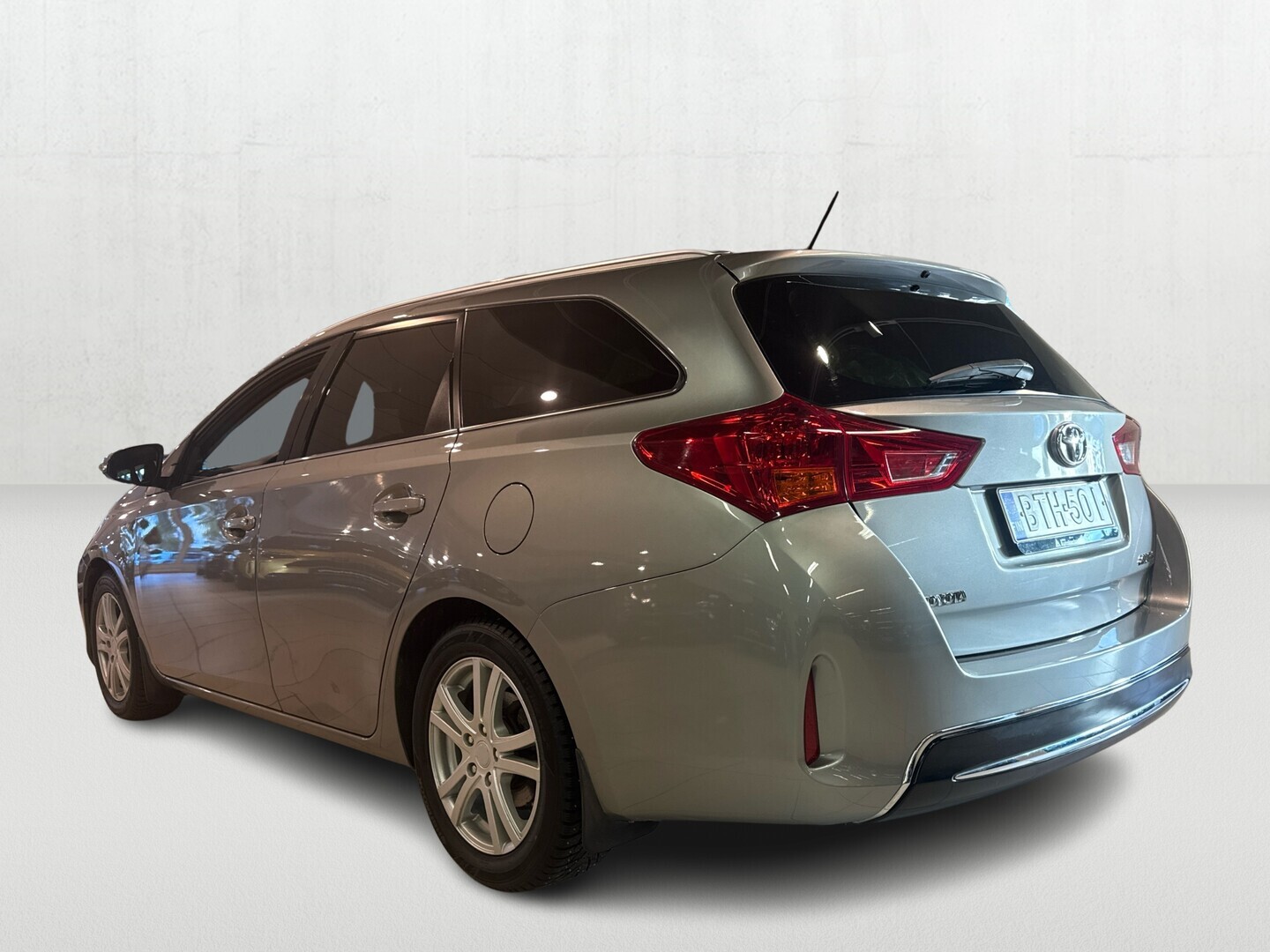 TOYOTA Auris 2015