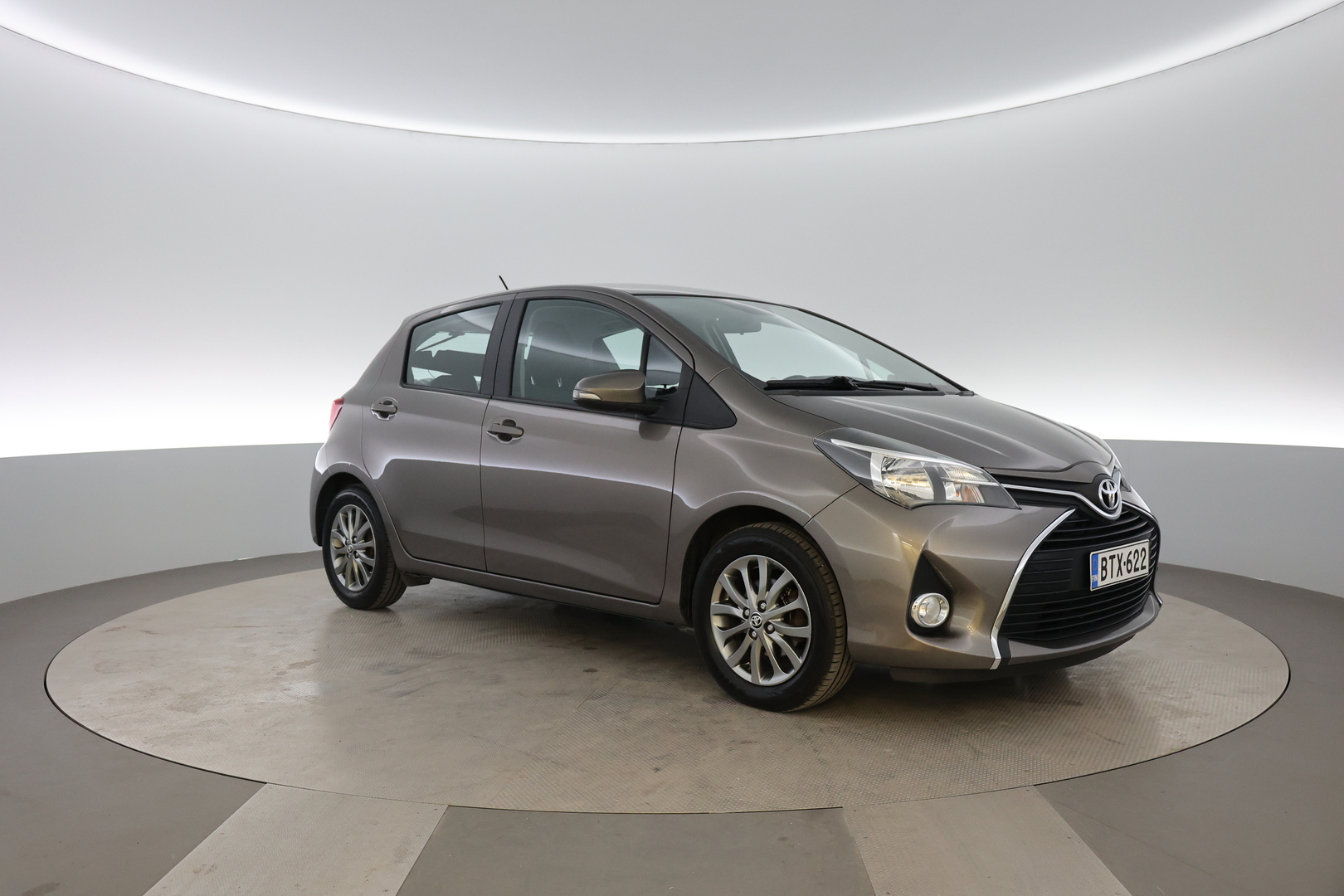 TOYOTA Yaris 2016