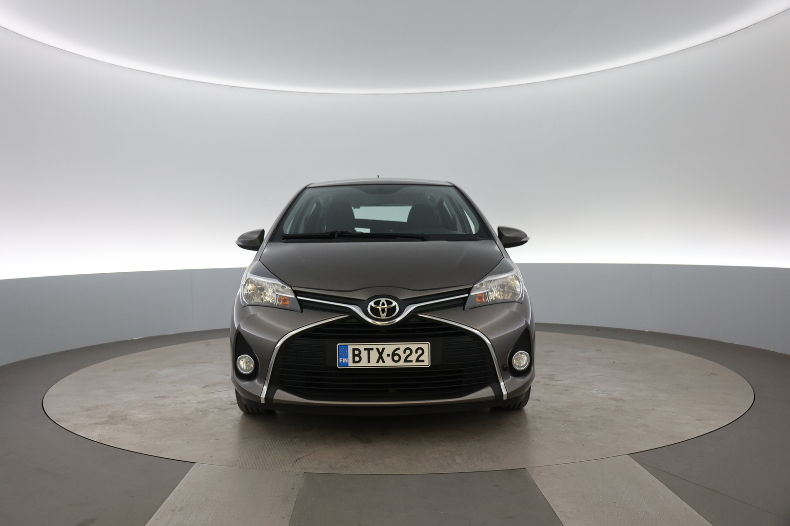 TOYOTA Yaris 2016