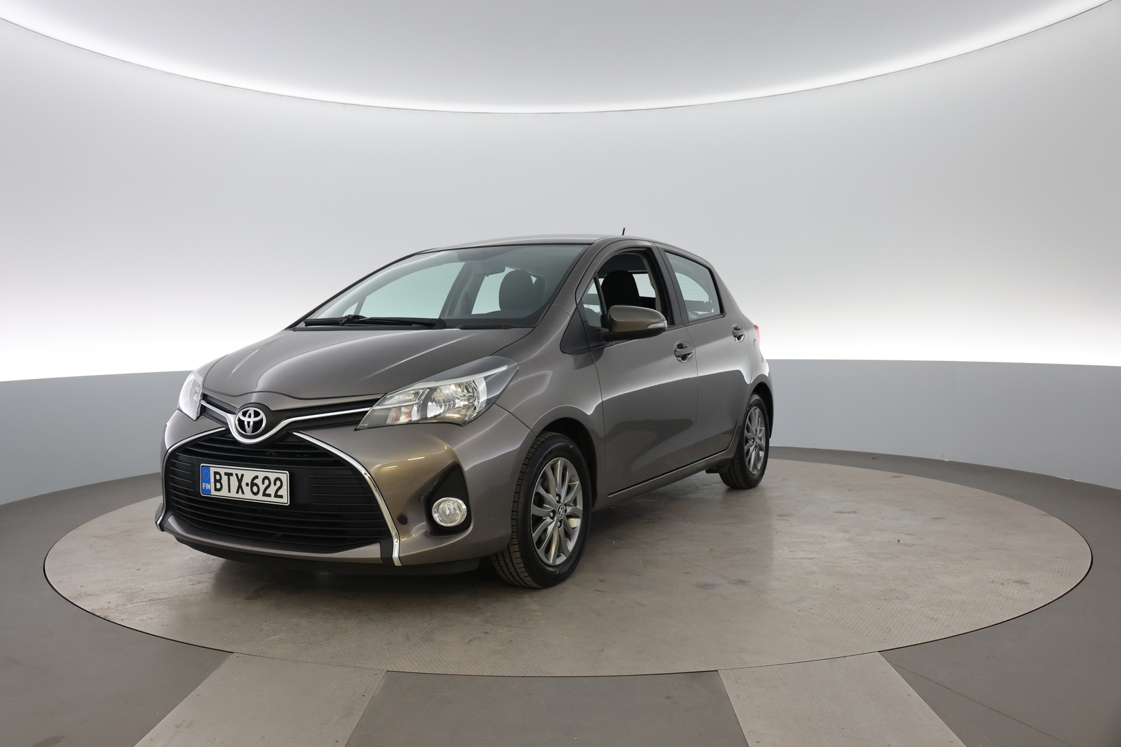 TOYOTA Yaris 2016
