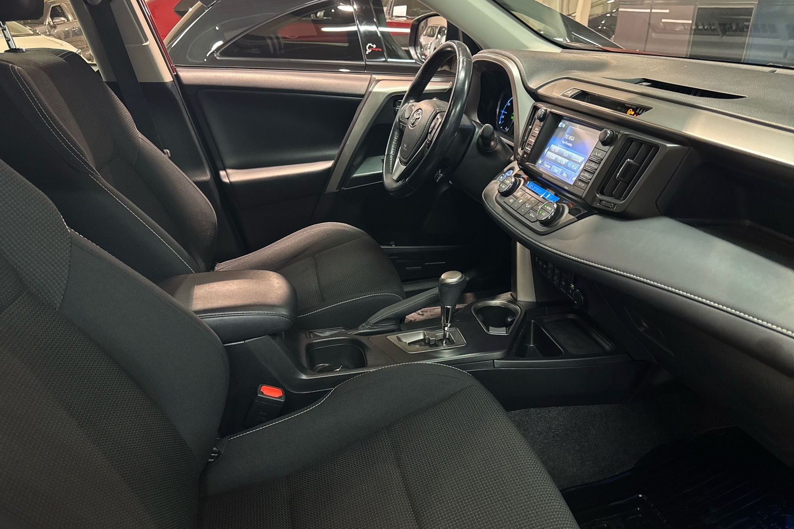 TOYOTA RAV4 2018
