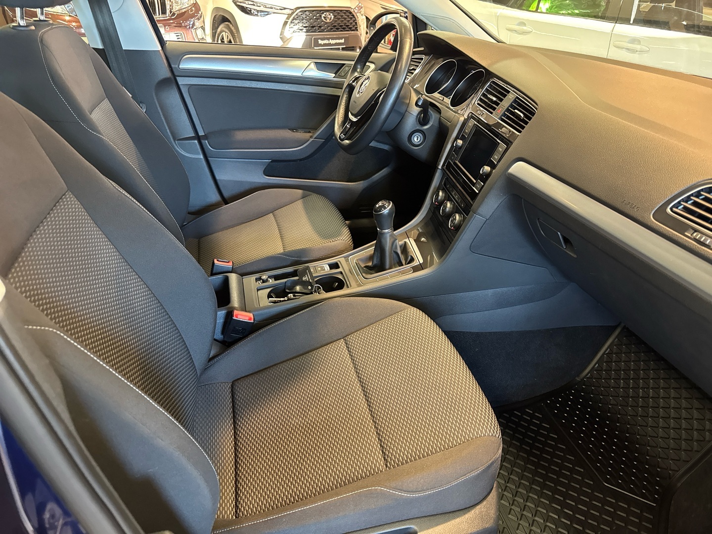 VOLKSWAGEN Golf 2019