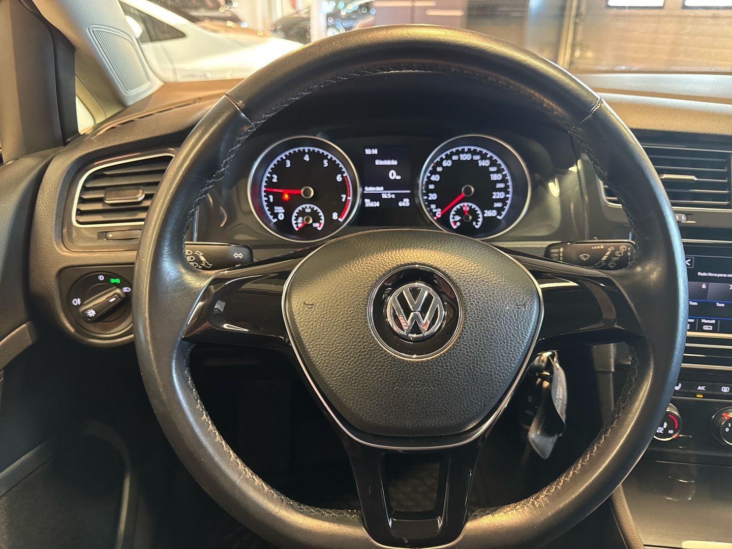 VOLKSWAGEN Golf 2019