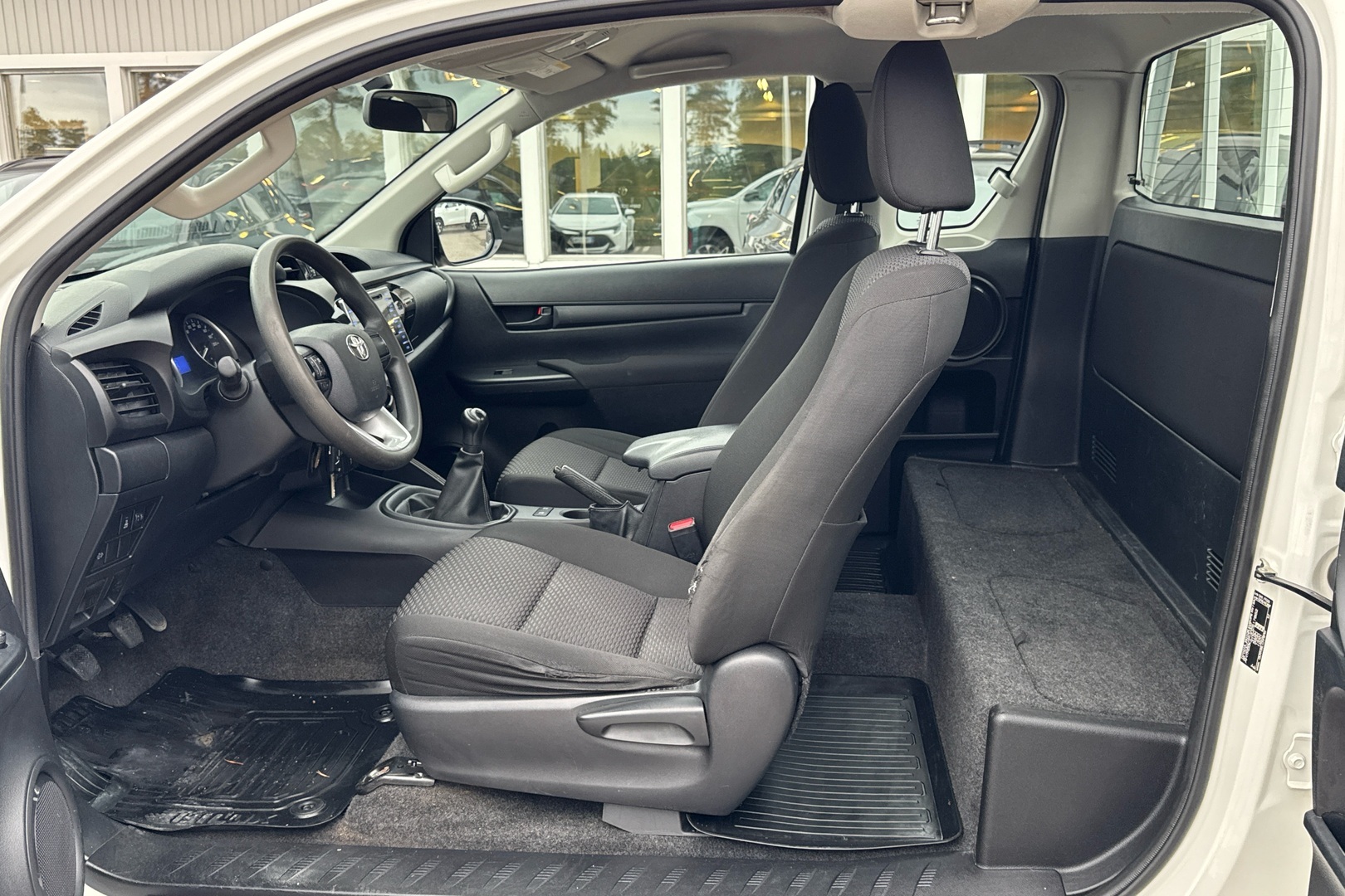 TOYOTA Hilux 2019
