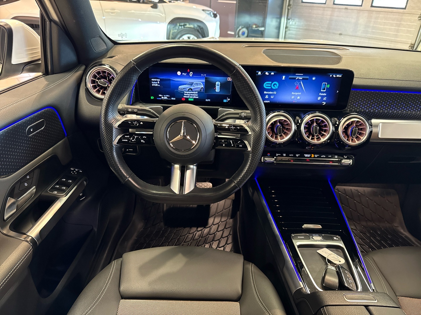 MERCEDES-BENZ EQB 2024