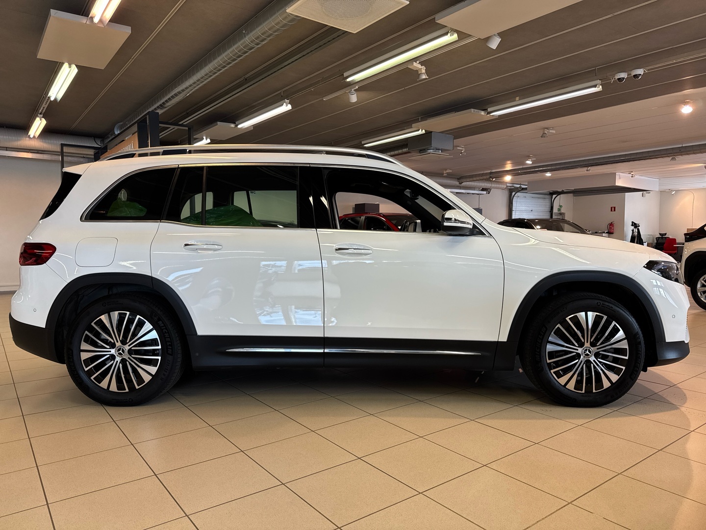 MERCEDES-BENZ EQB 2024