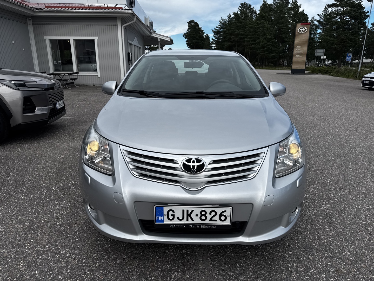 TOYOTA Avensis 2011