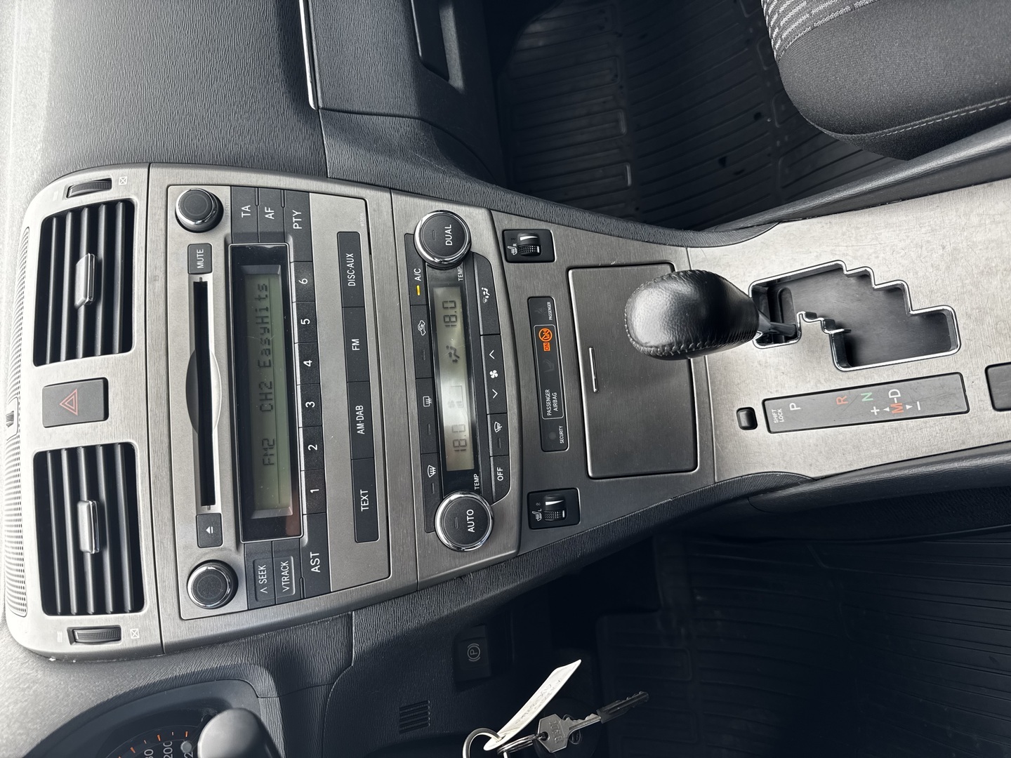 TOYOTA Avensis 2011