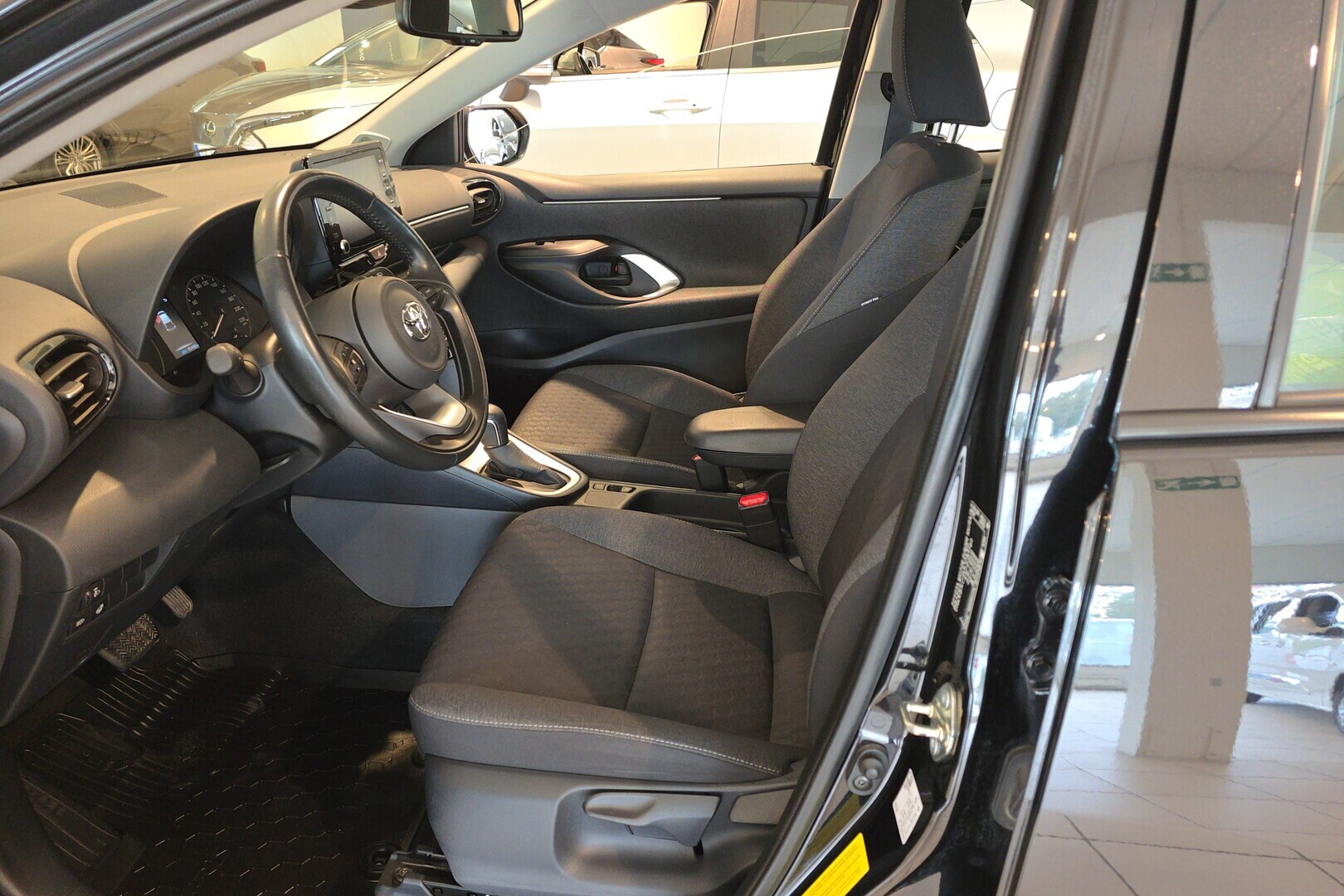 TOYOTA Yaris 2021