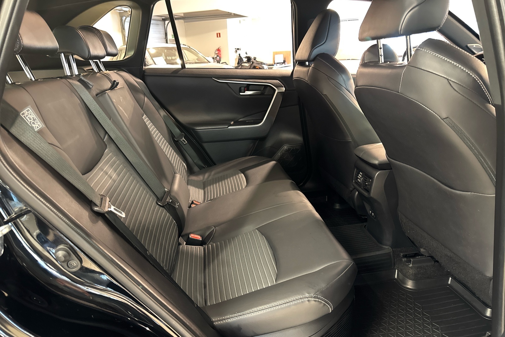 TOYOTA RAV4 2021