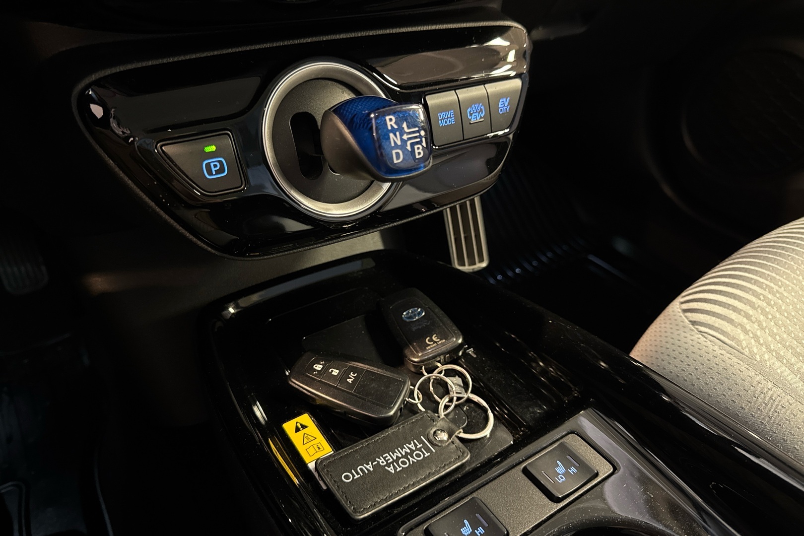 TOYOTA Prius Plug-in 2021