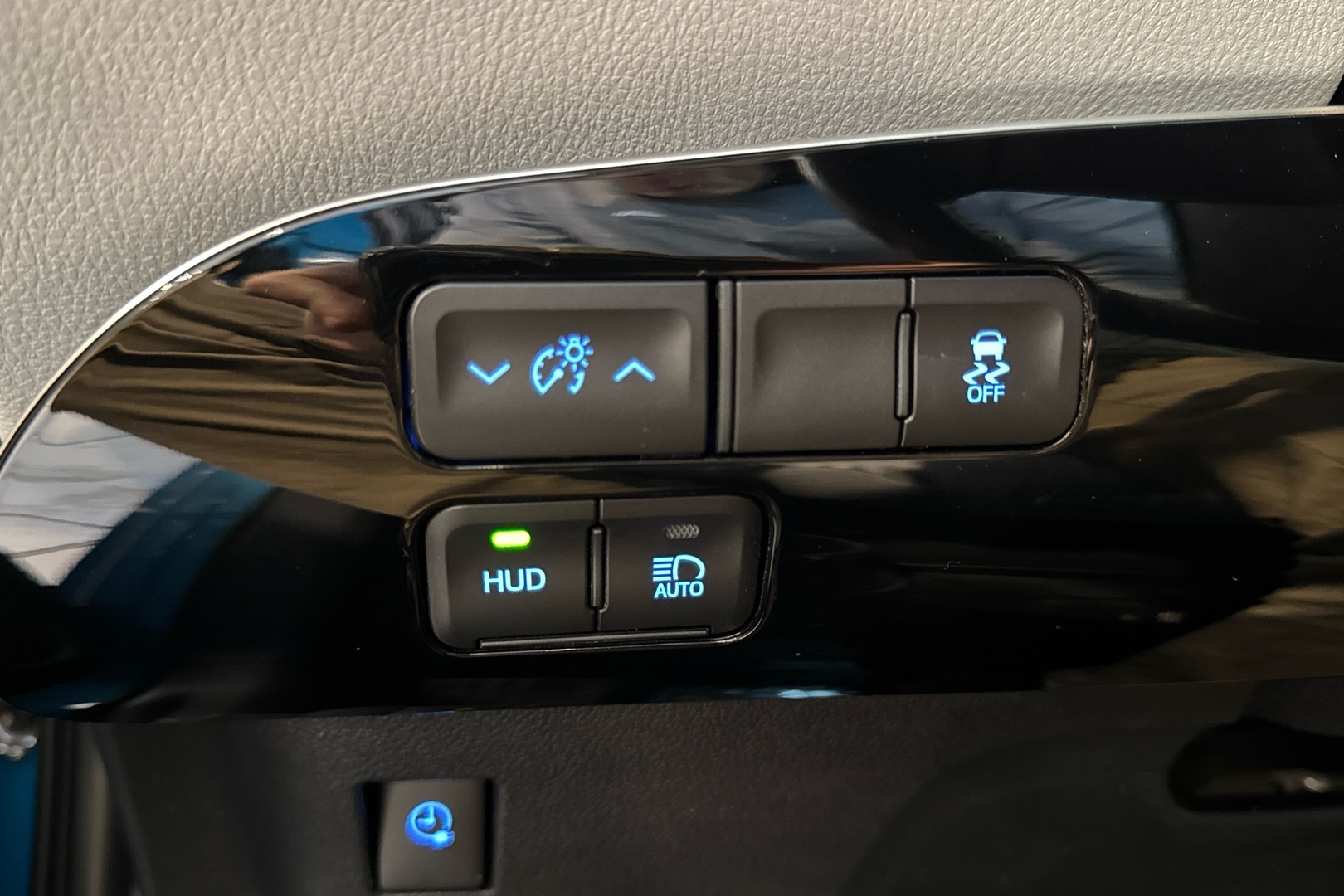 TOYOTA Prius Plug-in 2021