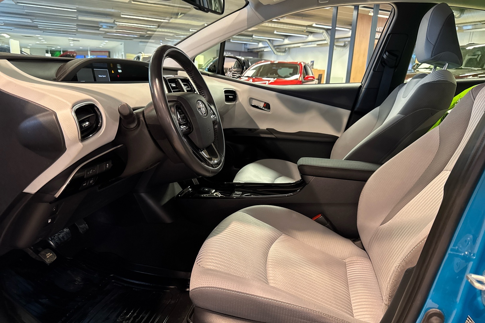 TOYOTA Prius Plug-in 2021