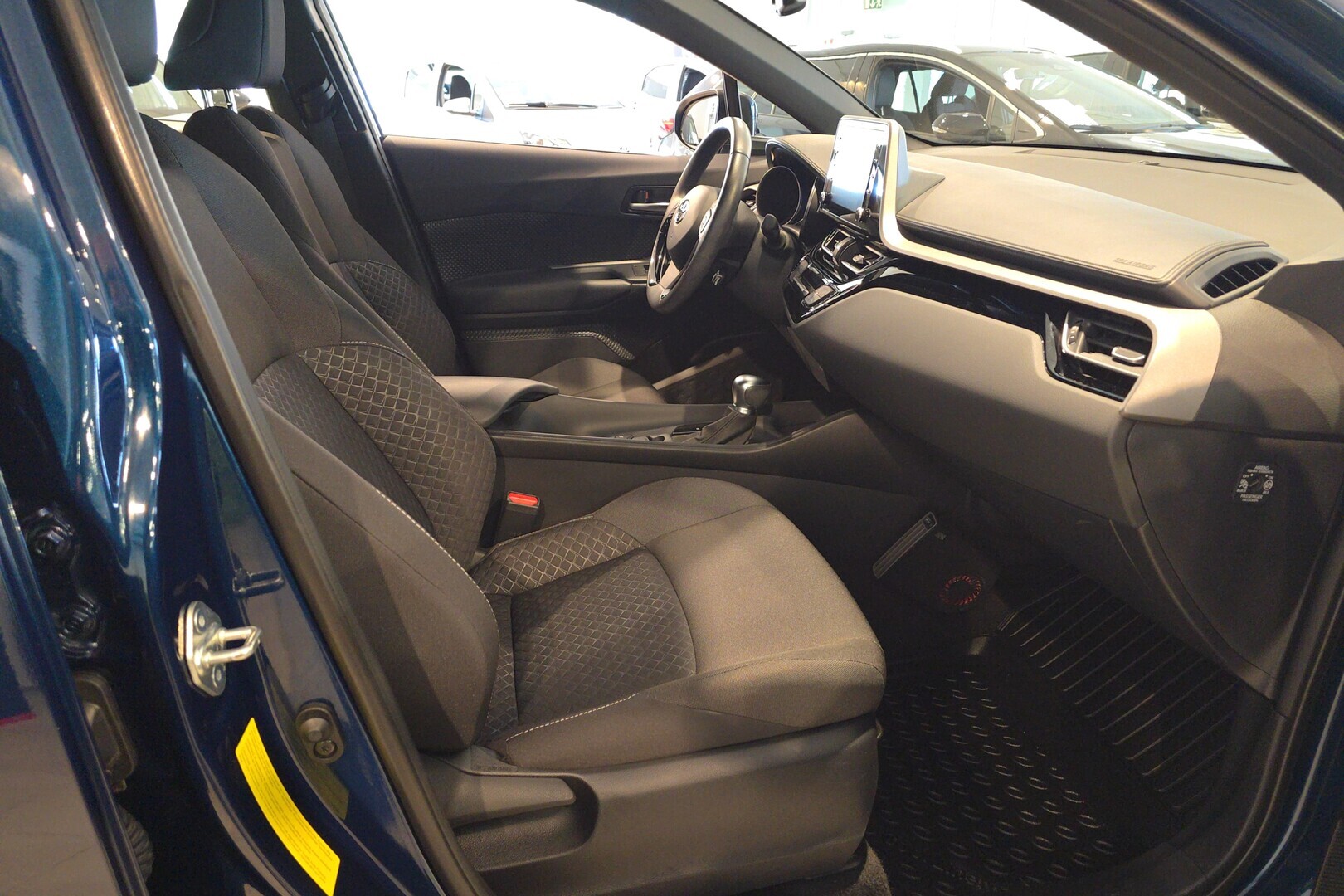 TOYOTA C-HR 2023