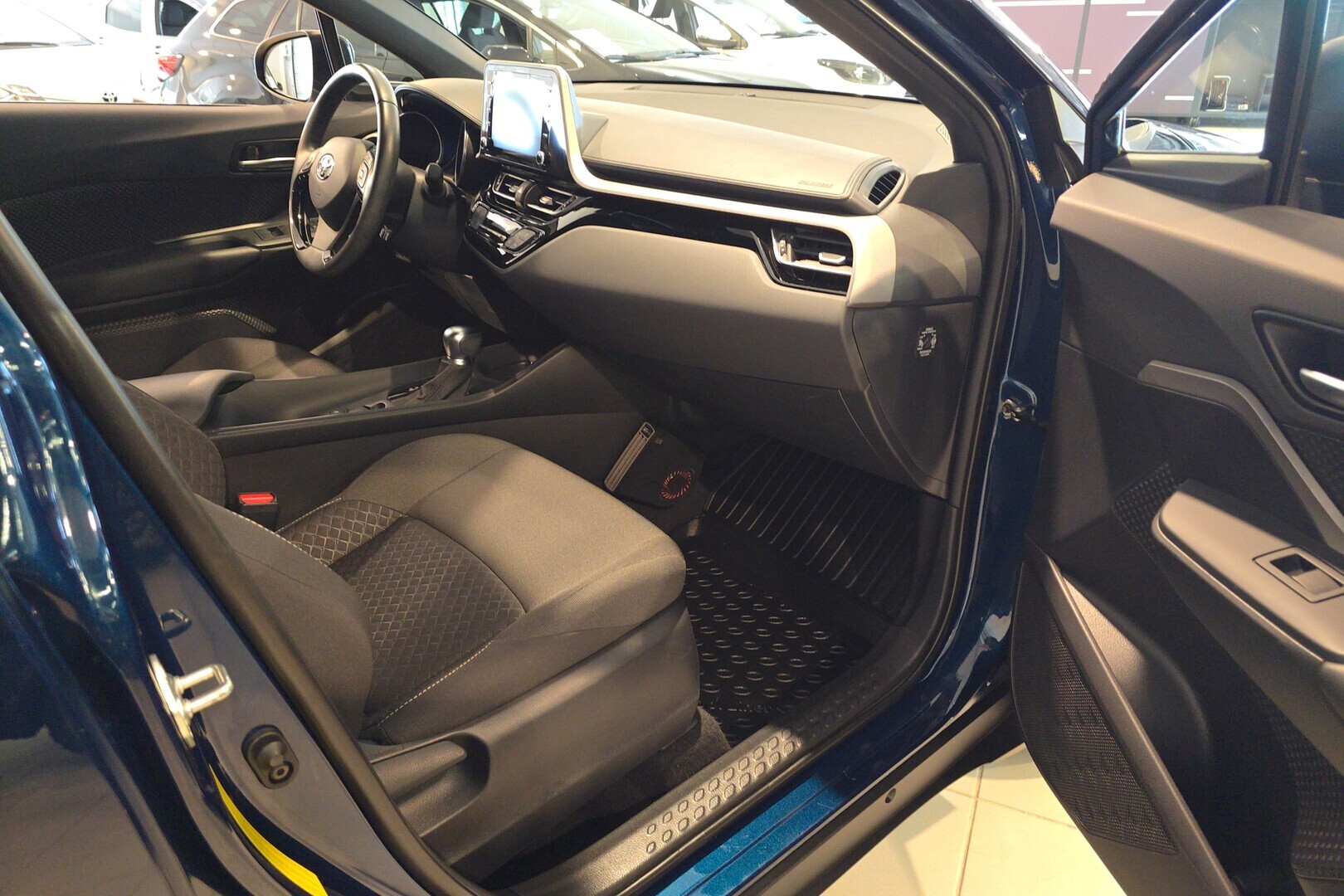 TOYOTA C-HR 2023