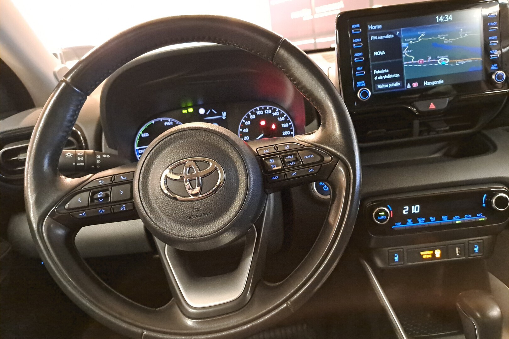 TOYOTA Yaris 2021