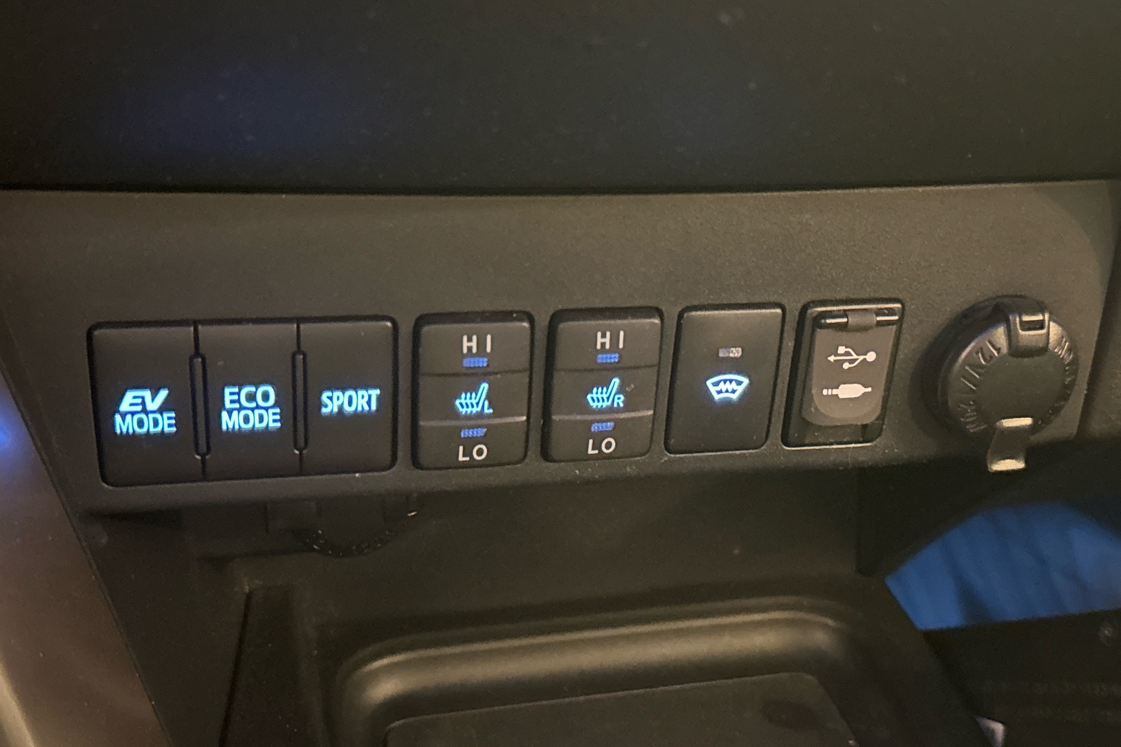 TOYOTA RAV4 2017
