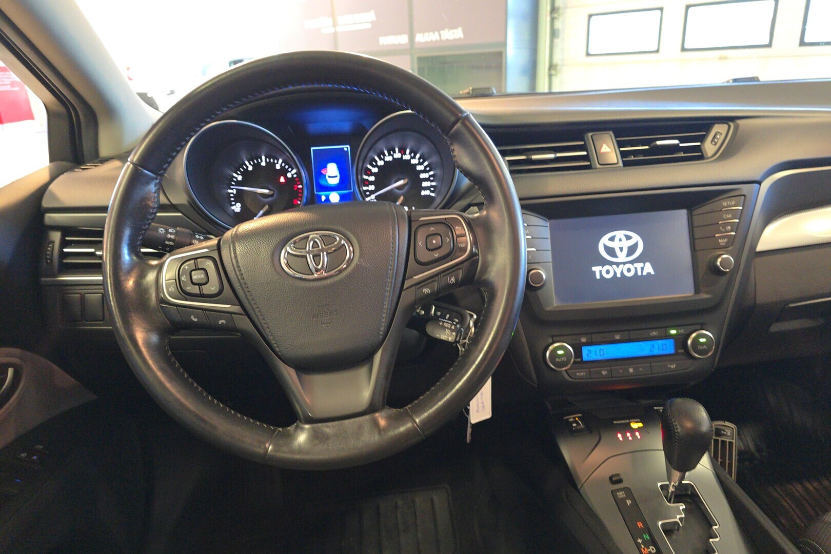TOYOTA Avensis 2017
