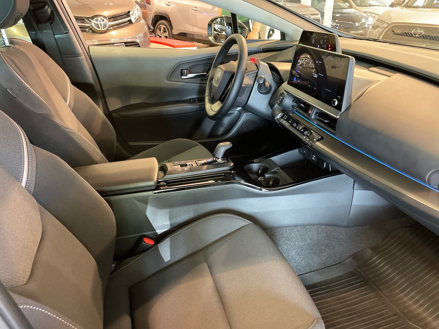 TOYOTA Prius Plug-in 2023