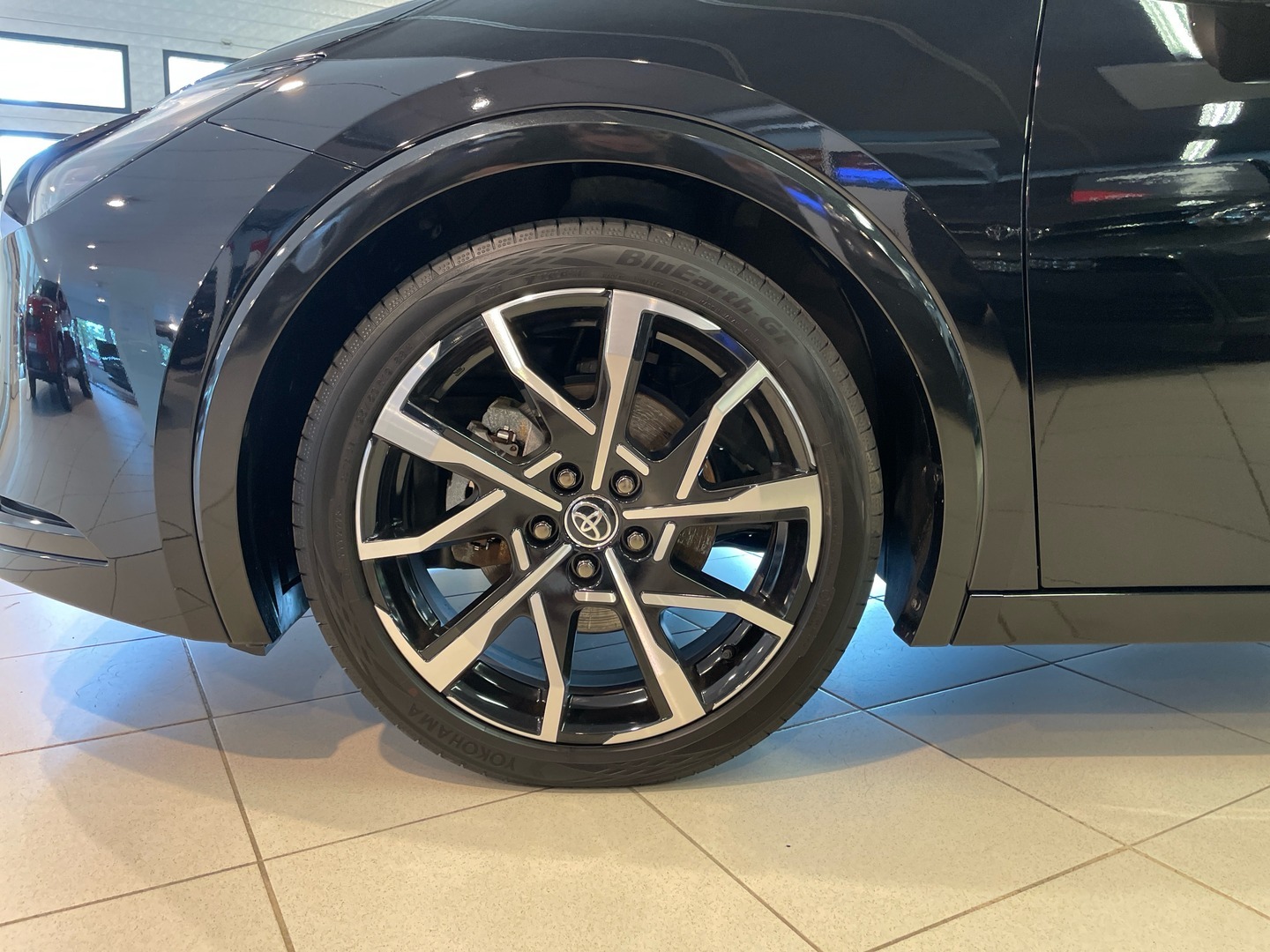 TOYOTA Prius Plug-in 2023