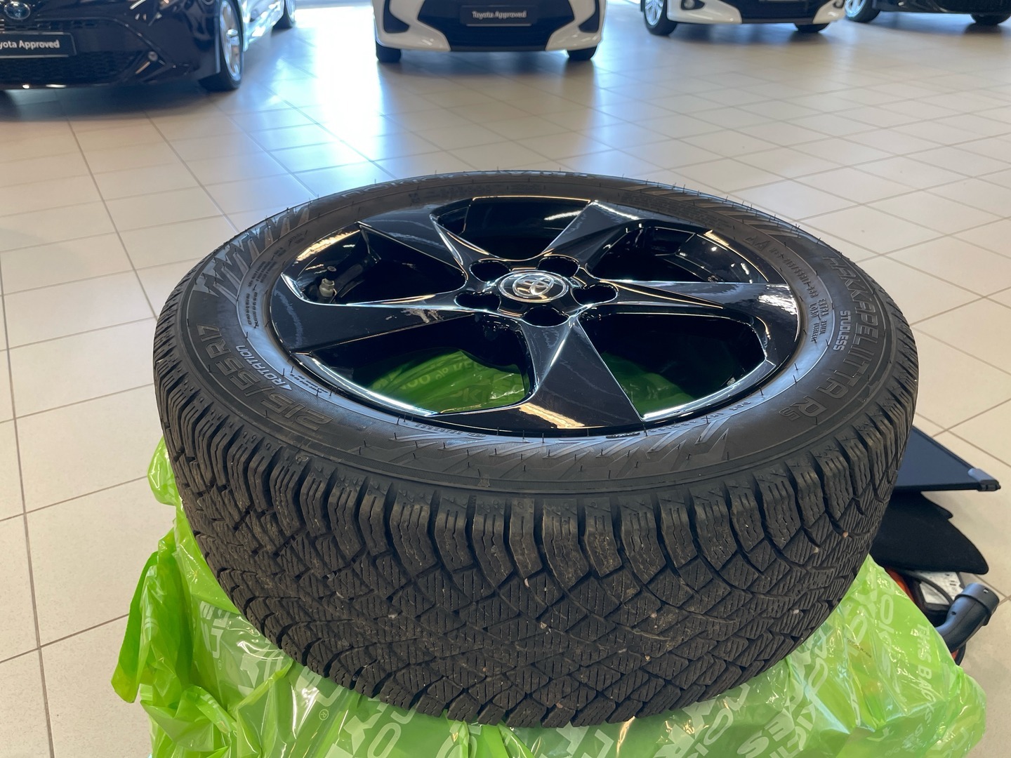 TOYOTA Prius Plug-in 2023