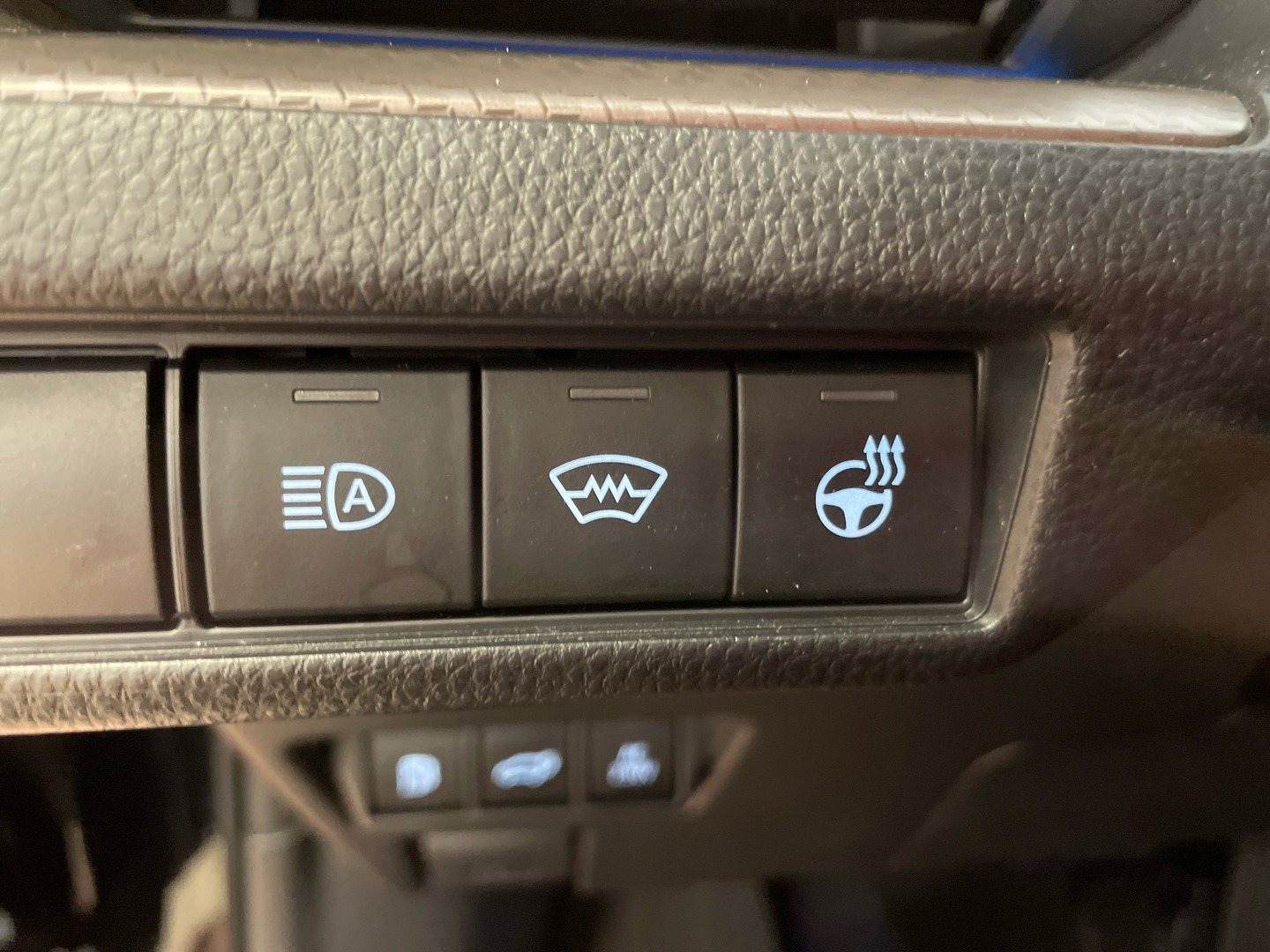 TOYOTA Prius Plug-in 2023