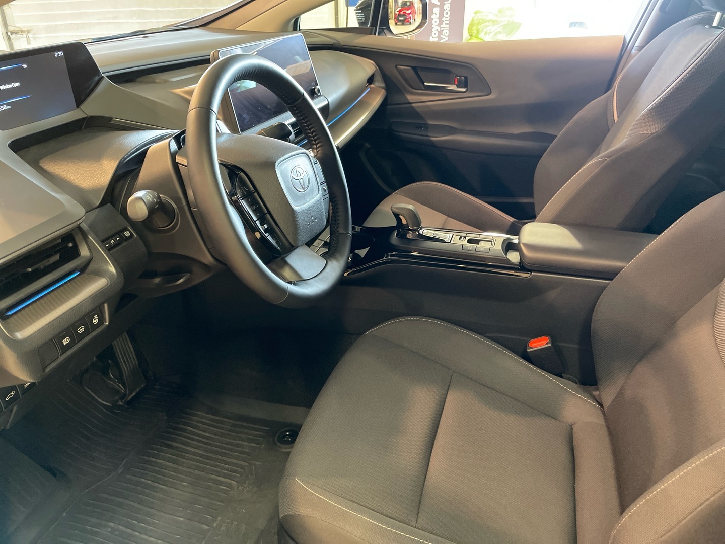 TOYOTA Prius Plug-in 2023