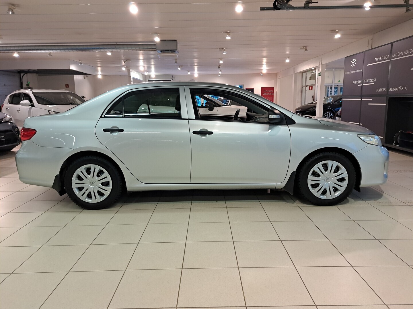 TOYOTA Corolla 2012