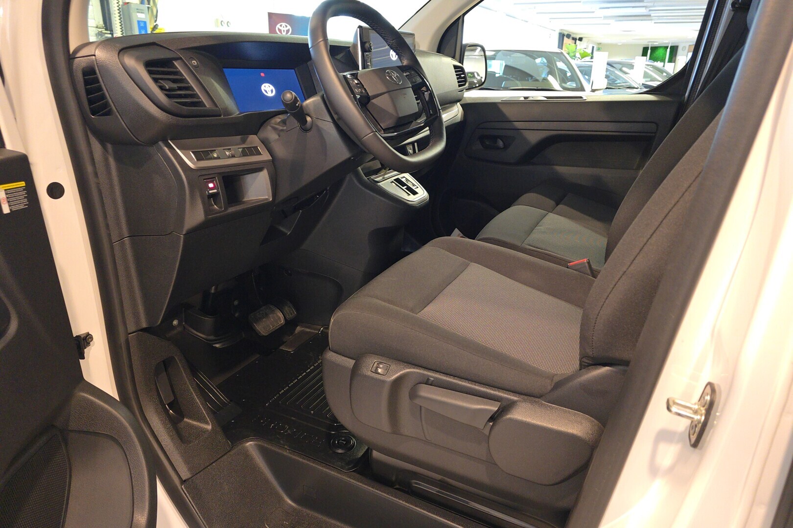 TOYOTA PROACE 2025