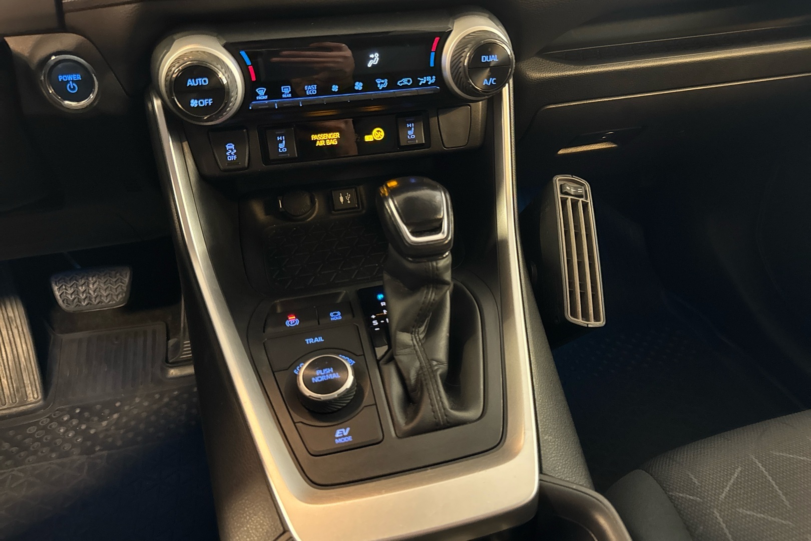 TOYOTA RAV4 2019
