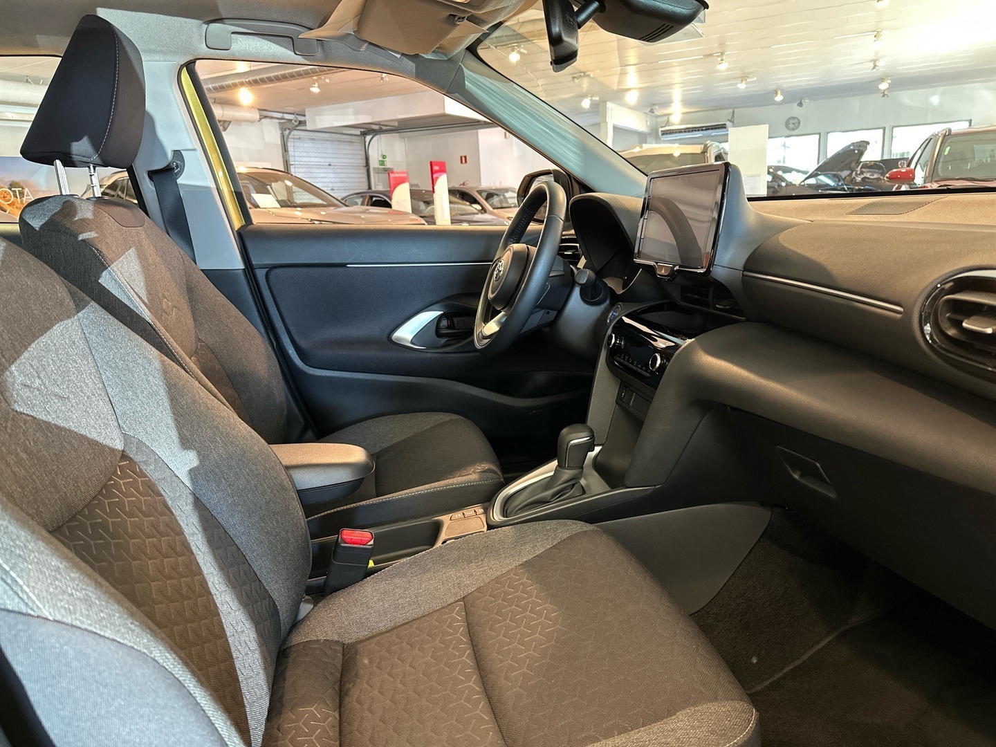 TOYOTA Yaris Cross 2023