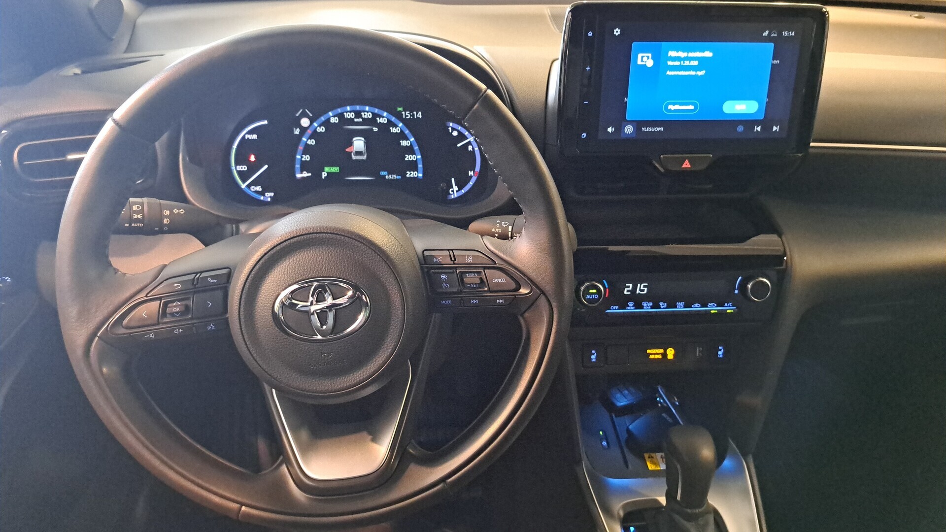 TOYOTA Yaris Cross 2024