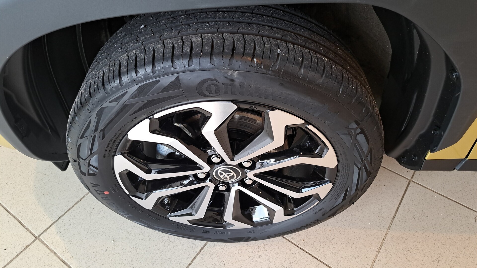 TOYOTA Yaris Cross 2024