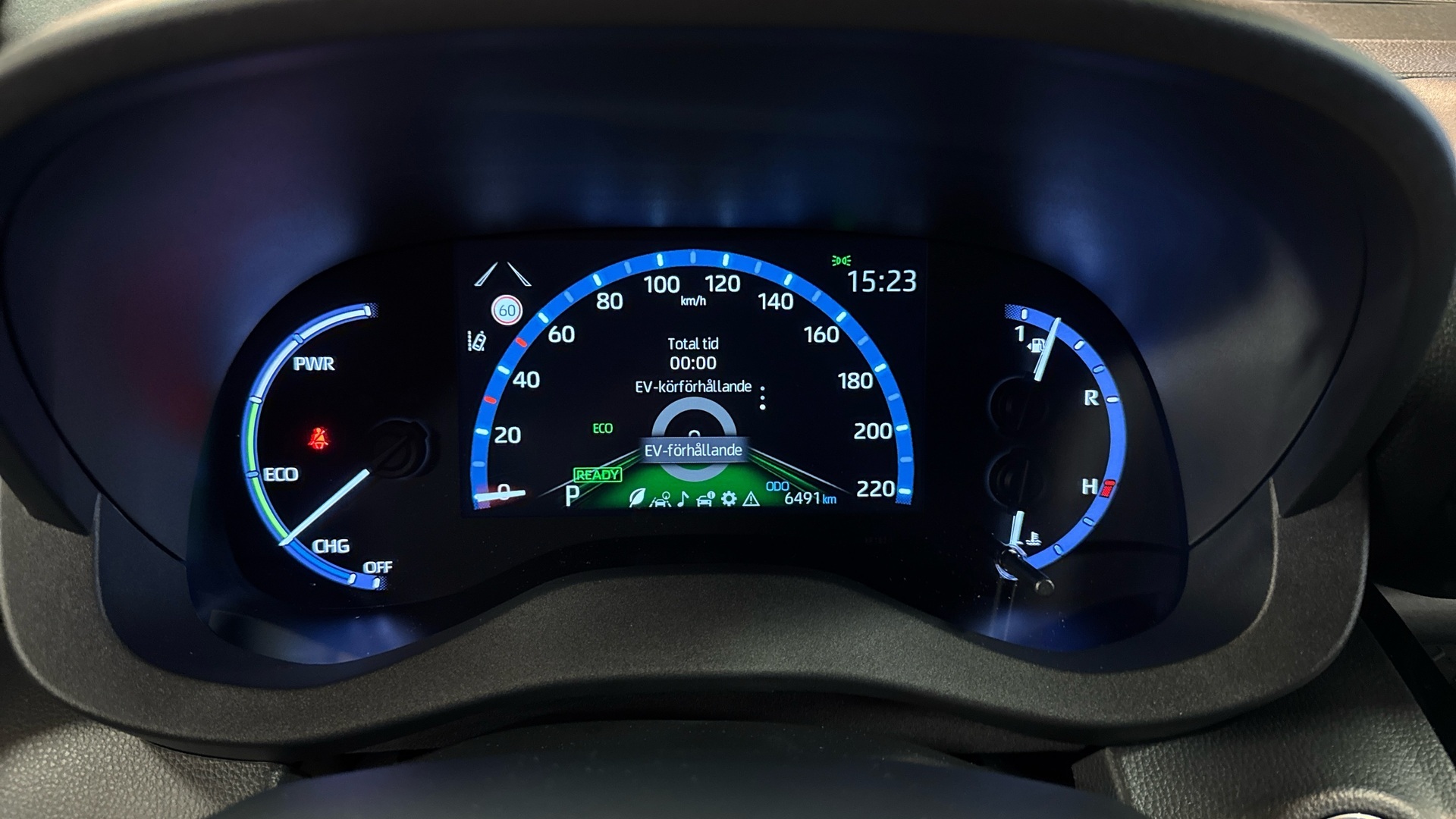 TOYOTA Yaris Cross 2024