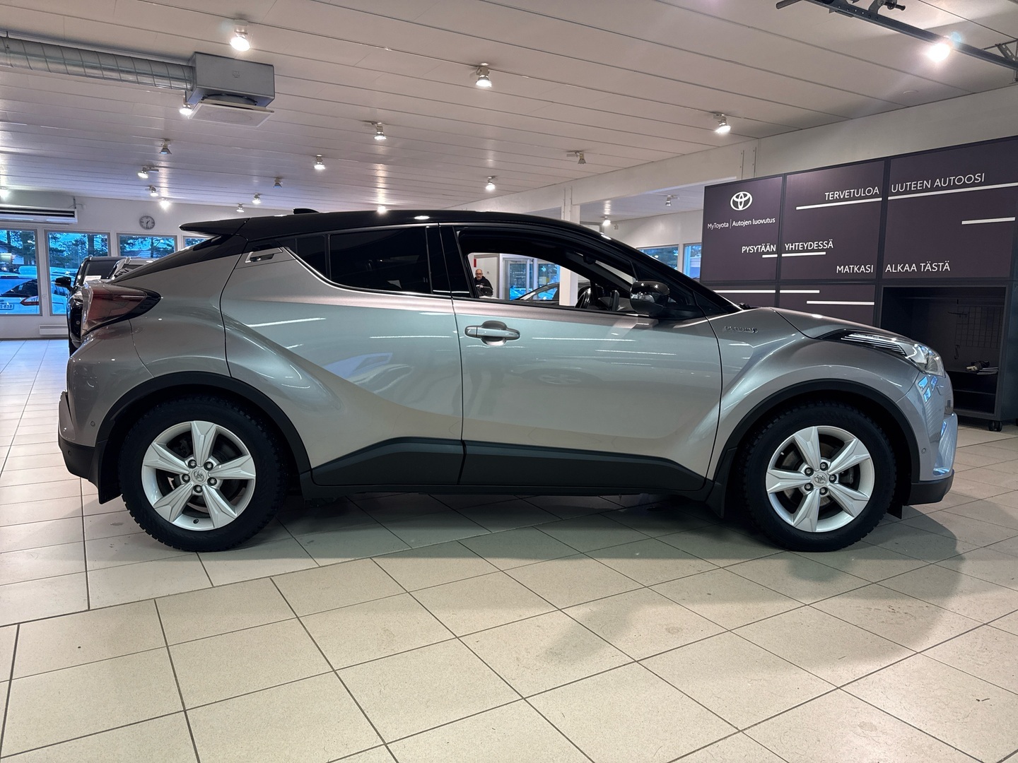 TOYOTA C-HR 2019
