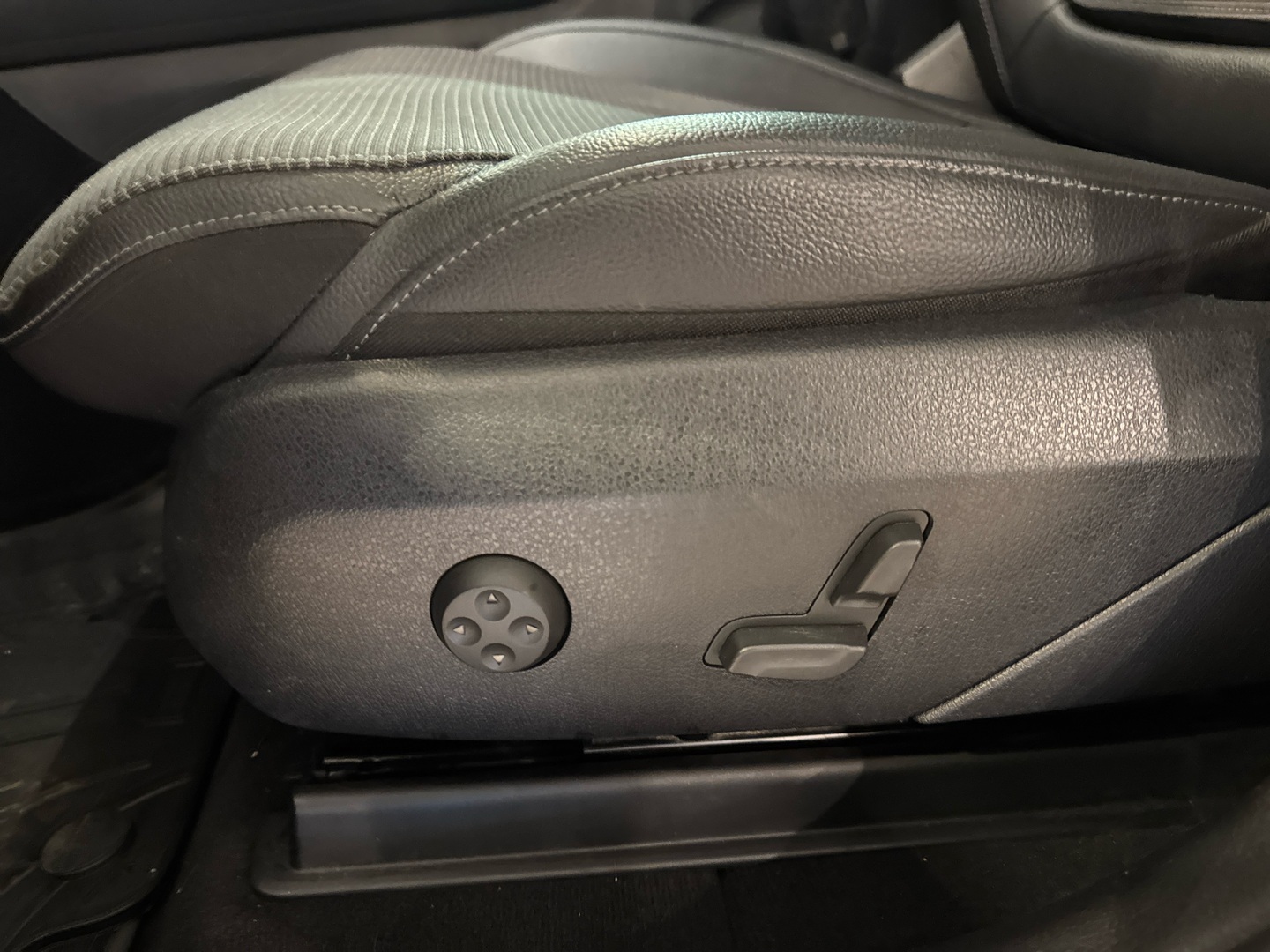 MERCEDES-BENZ GLC 2022