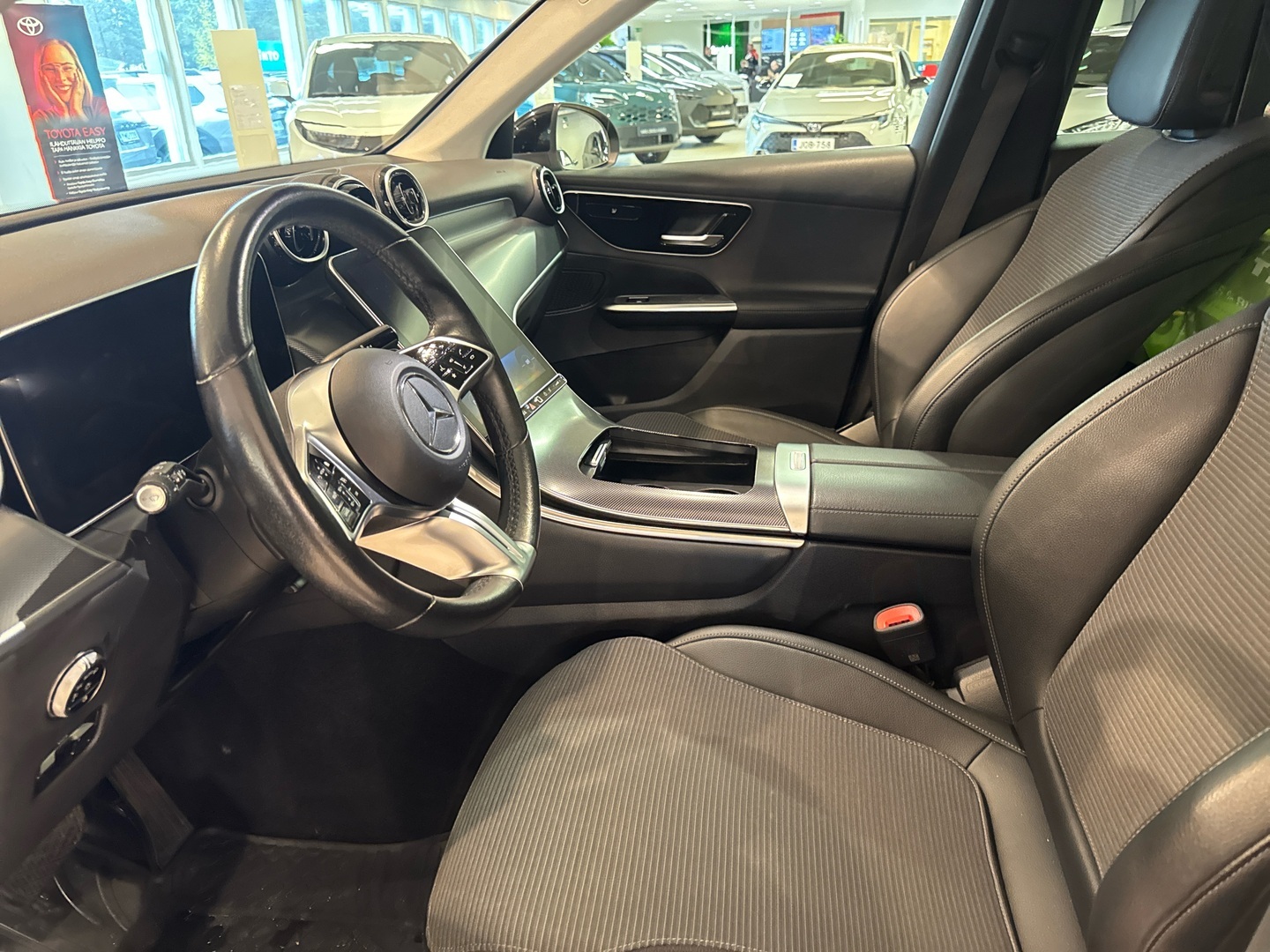 MERCEDES-BENZ GLC 2022