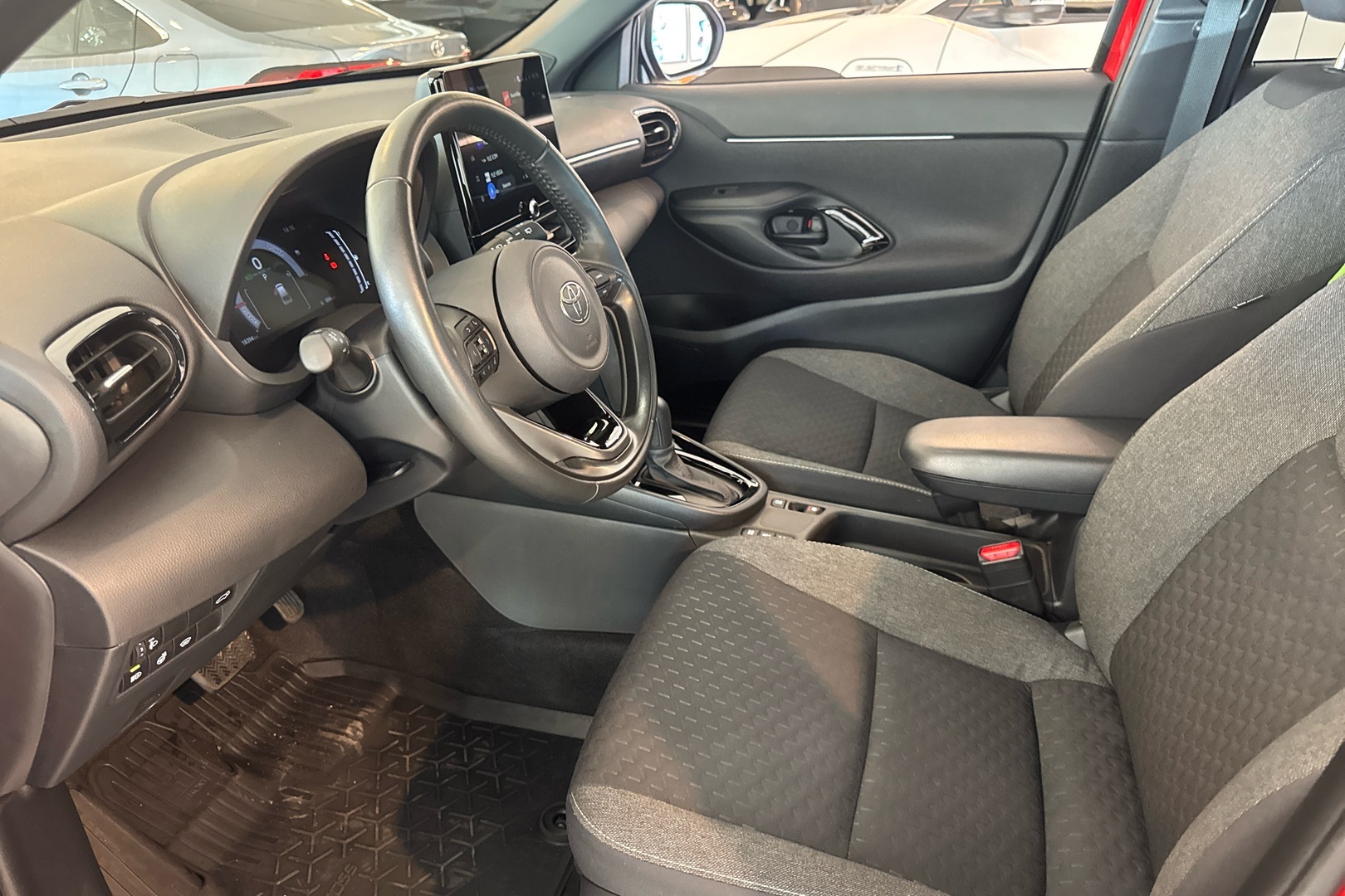 TOYOTA Yaris Cross 2025