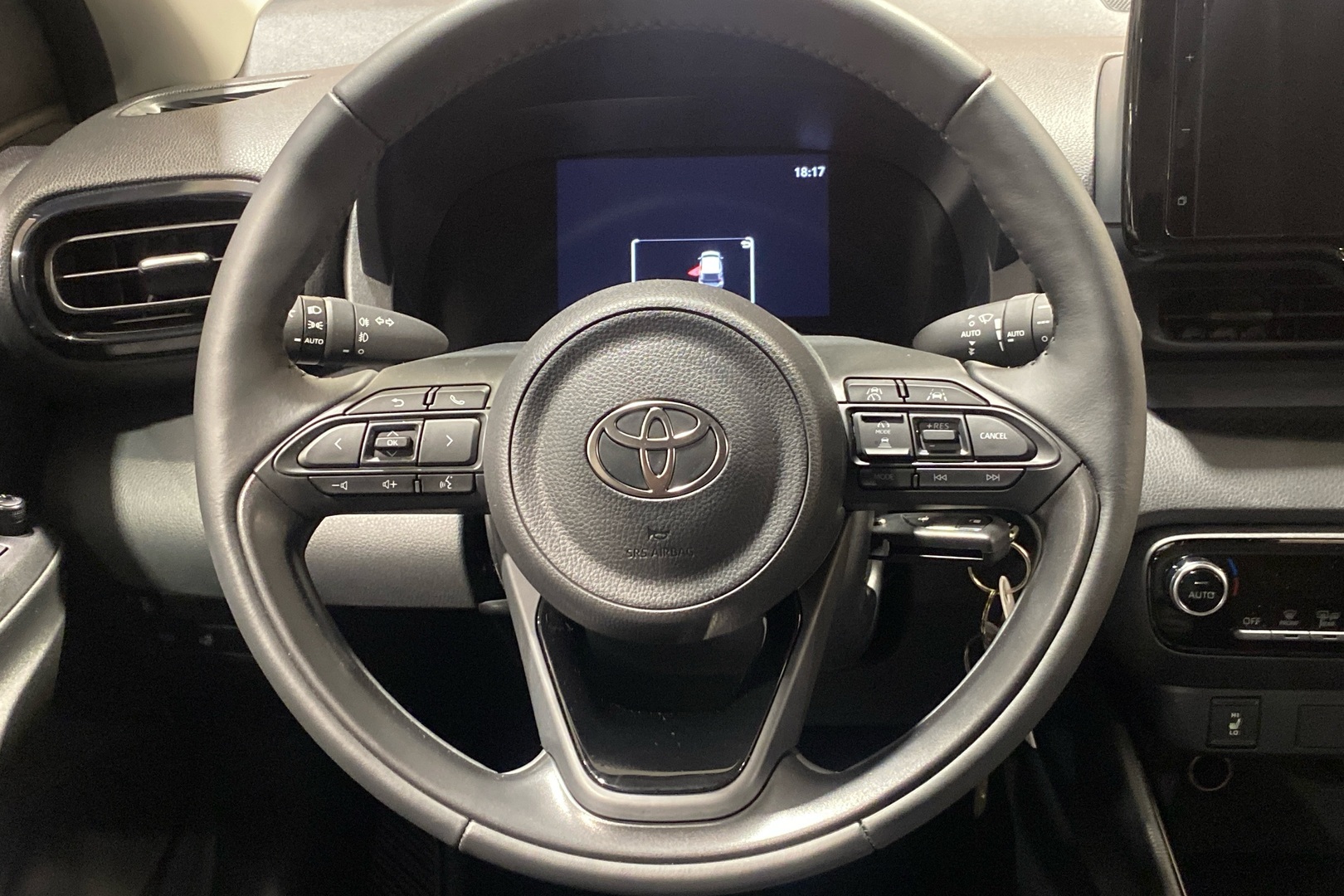 TOYOTA YARIS 2025