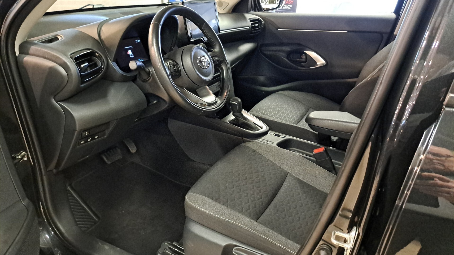 TOYOTA Yaris Cross 2024