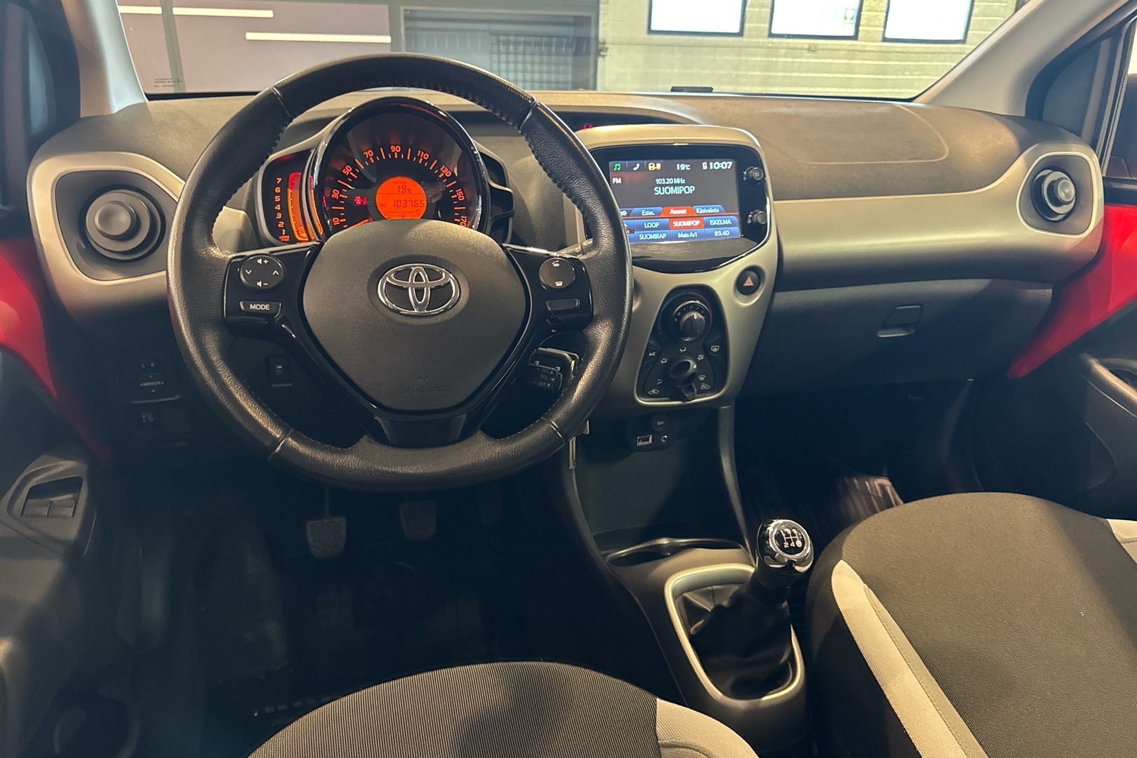 TOYOTA AYGO 2017