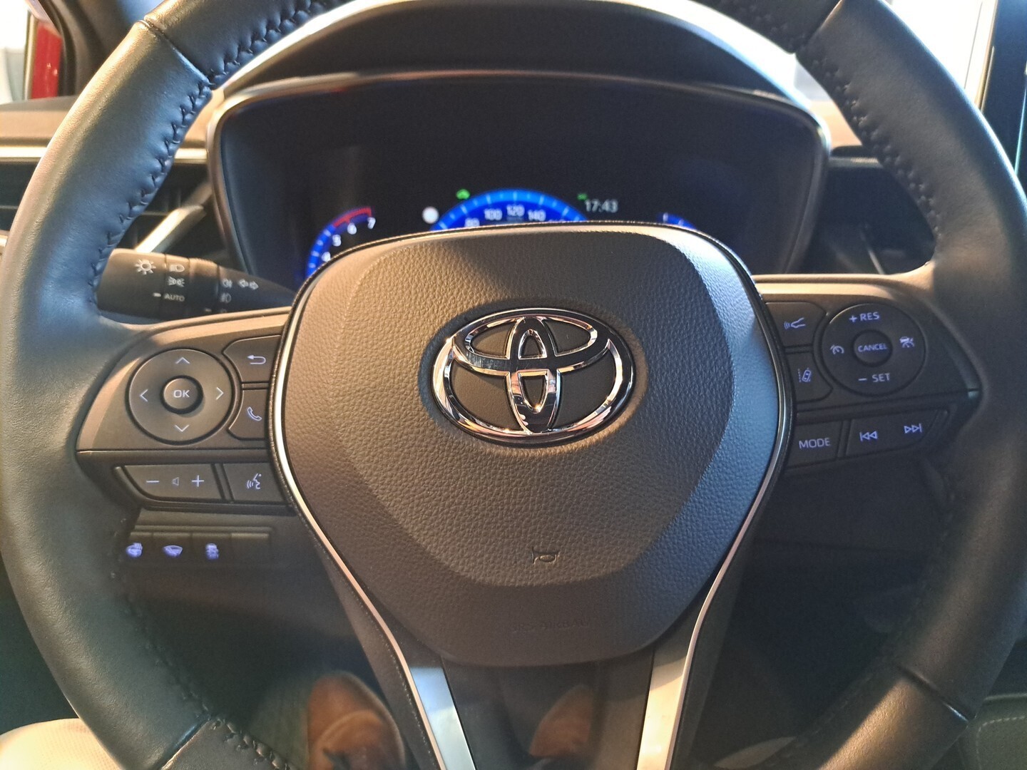 TOYOTA Corolla 2023